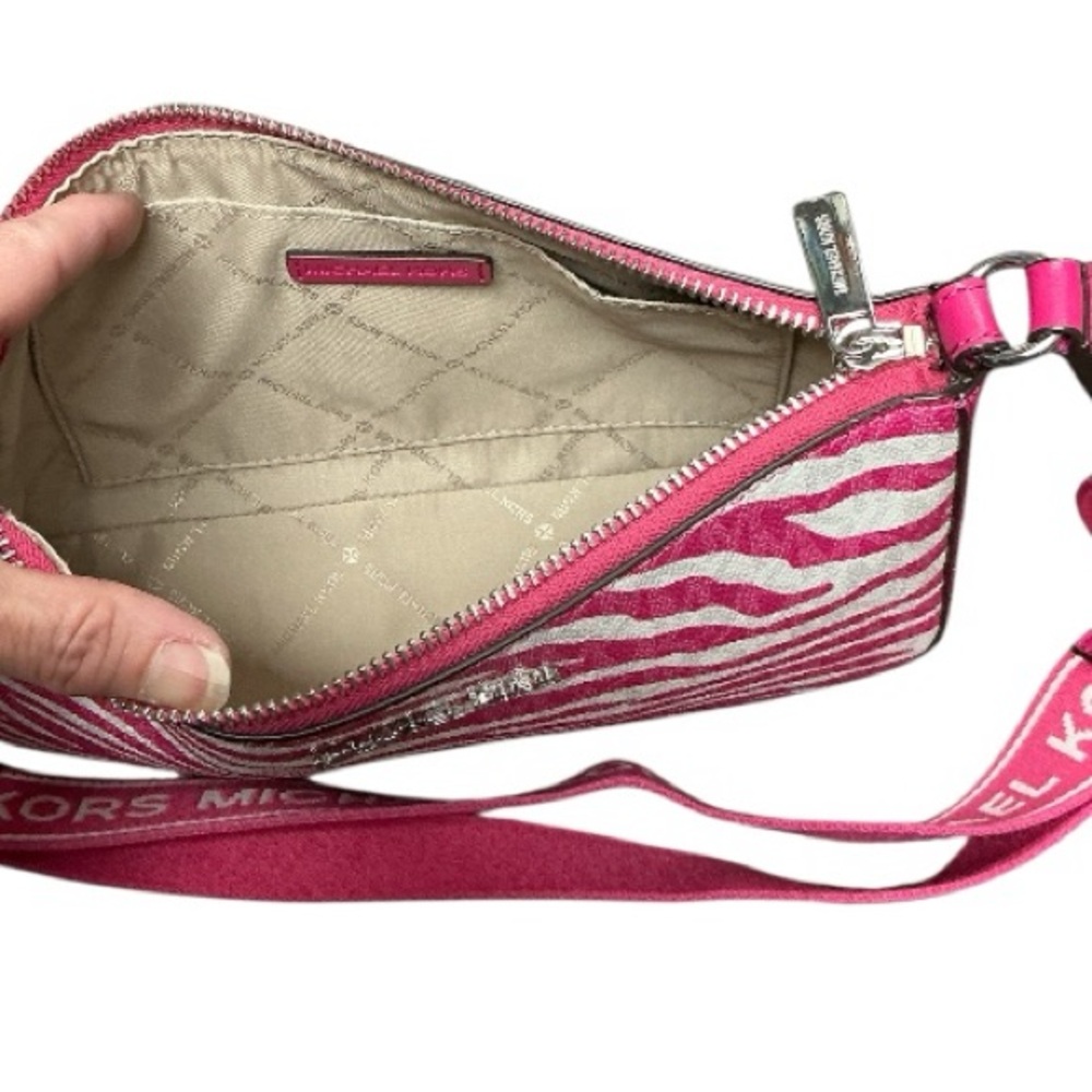 Michael Kors - EC - Jet Set Fuchsia Zebra Pattern Bag - Picture 6 of 6